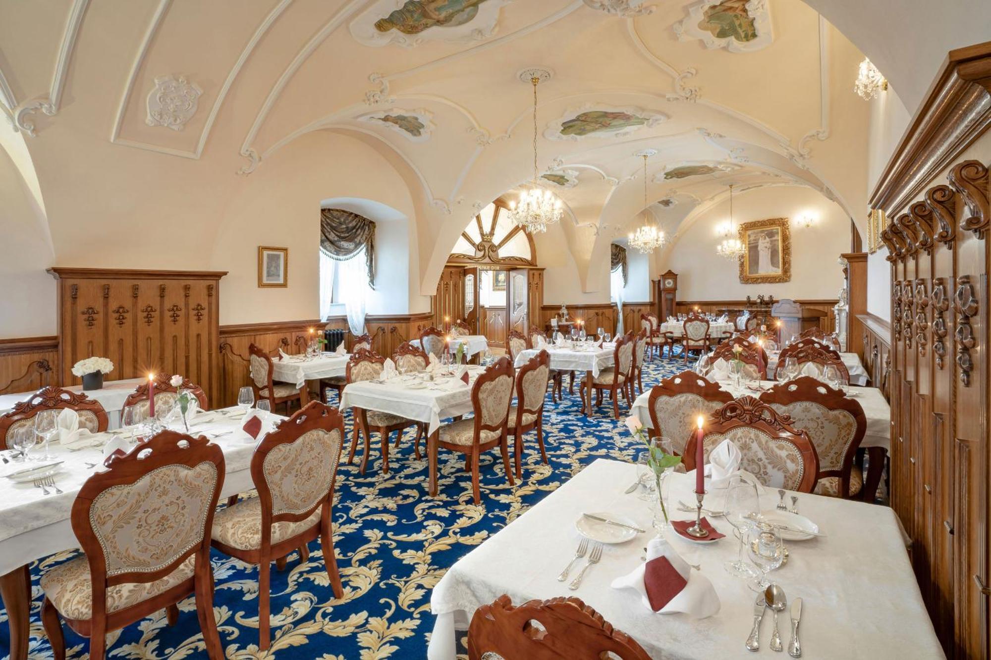 Galicia Nueva, Castle Hotel Lučenec 外观 照片